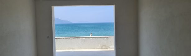 Apartament me pamje nga deti per shitje ne Radhime
